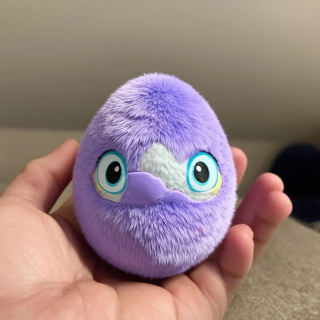 Trứng Hatchimals nhỏ bé