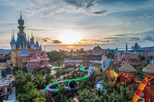 Khám phá vẻ đẹp hùng vĩ của Cung Điện Hải Vương tại VinWonders Phú Quốc, biểu tượng giải trí ấn tượng nhất Đảo Ngọc